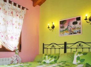 Rustic, 3-bedroom House in Villamanín With a Furnished Terrace, Garden