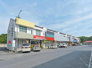 OYO 90559 Ummul Motel C Mart