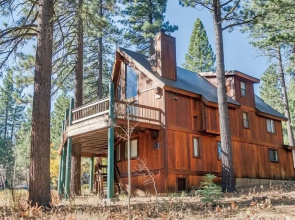 3BR+Den Home Overlooking Martis Valley by RedAwning Save 10% on 3 Nights, 15% on 5 Nights!