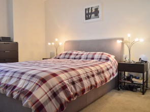 Modern 1 Bedroom Apartment off Leith Walk