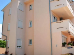 Floral Apartments Pende