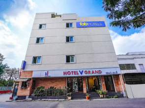 Fabhotel V Grand