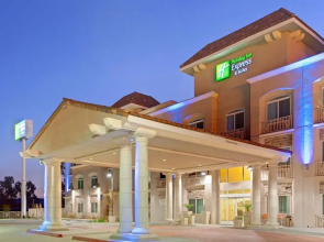 Holiday Inn Express Banning