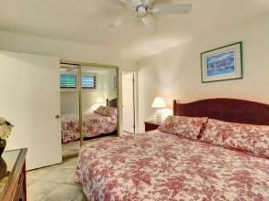 Kihei Surfside, #111 1 Bedroom Condo by RedAwning