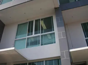 Two Villas Holiday Phuket: Two Villas Suite Serviced Apartment Nai Harn Beach