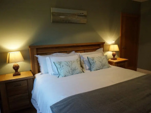 Dromore Court - Luxury Apartment