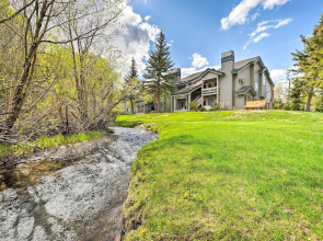 Hot Tub Access: Mammoth Lakes Nature Escape!