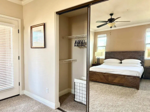 New Luxurious 1BR Apartment Heated Pool Spa Sauna