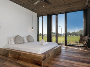 Your Luxury Escape - Beach Box