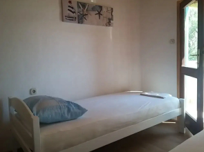 Ivica1- Great Location Next to the sea - H