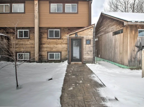 Slopeside Burke Mtn Condo w/ Amenity Access!