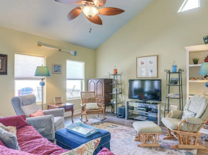 Crystal Beach Stilt House w/ Deck, Steps to Gulf!