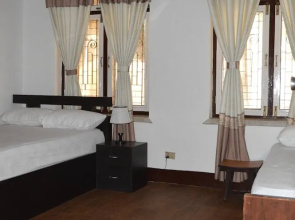 Shanti Apartment 2bhk Thamel 5 min Walk 2nd Floor
