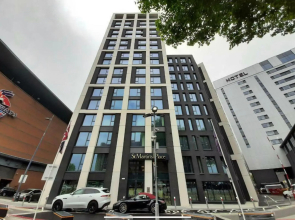 50 PERCENT OFF - Perfect for Long Stays - For Business, Professionals , Relocations & Families I Gym I Boardroom I Cinema I WIFI - Book today 2 Bed at Premium Executive Serviced Apartment - St Martins Place