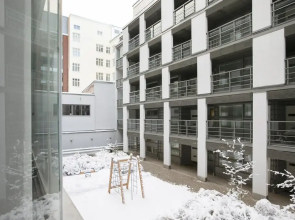 2ndhomes Cozy 1BR Home w Balcony