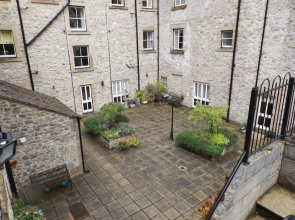 Pavilion Gardens Apartment
