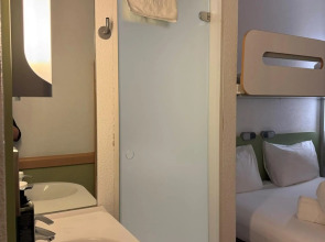 ibis budget Leeds Centre Crown Point Road