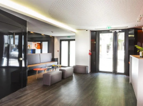 Libertel Canal Saint Martin