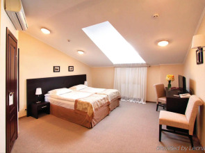 Optima Дворжец Львов