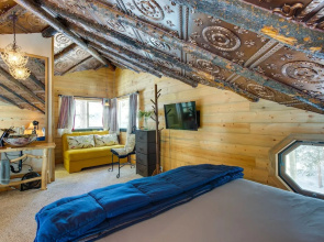Idaho Springs Cabin w/ Hot Tub on Half Acre!