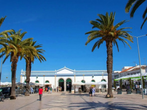 Stylish Apartment in Tavira Centre with Shared Pool