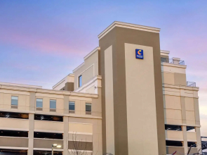 Comfort Inn & Suites Newark Liberty International Airport