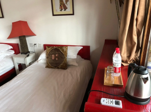 The Great Wall Courtyard Hostel