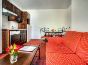 Zenitude Hotel-Residences Les Terrasses du Lac