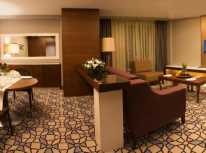 Royal Stay Palace Hotel