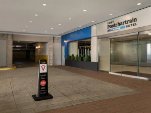 Fort Pontchartrain Detroit, a Wyndham Hotel