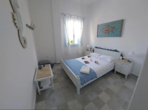 Symi . VILLA CALME (Sur la Mer).