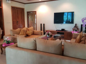 Saifon Villas 5 Bedroom Pool Villa - Whole villa priced by bedrooms occupied