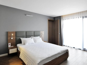 Royal Dragon Boutique Hotel