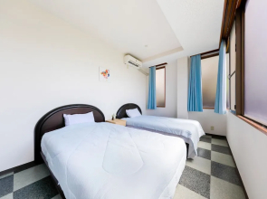 Yolee Guest House