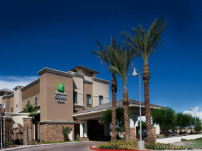 Holiday Inn Express & Suites Phoenix - Glendale Sports Dist by IHG