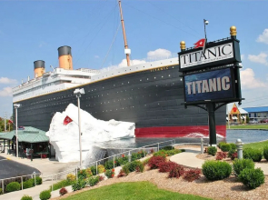 Shelter in Faith - Amazing Golf Views - Blocks From 76 Strip Location