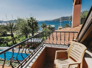 Ünlü Otel