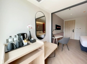 The Quart Ruamrudee by UHG