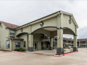 Quality Inn & Suites Bridge City/Orange