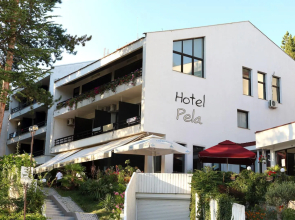 Hotel Pela