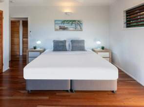 Casuarina 18 Ocean View House Central Location BBQ Golf Buggy