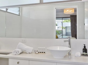 Cylinders Beach House @ Salt Village