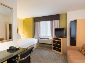 Holiday Inn Express New York City- Wall Street by IHG