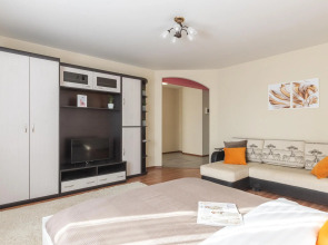 Tolstoy Apart Лейтейзена 9