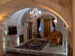 Elika Cave Suites & Spa