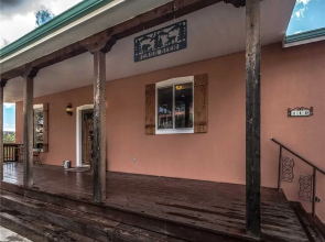 Casa Bien - Three Bedroom Cabin with Hot Tub