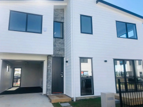 Modern & Luxurious Home 3