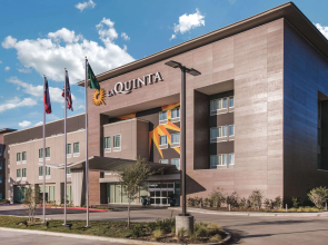 La Quinta Inn & Suites by Wyndham Dallas - Richardson