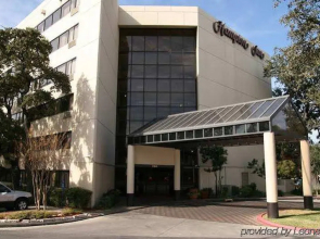 Holiday Inn Express & Suites San Antonio Medical-Six Flags