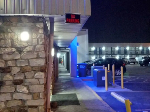 Hotel 465 by Regency Inn & Suites